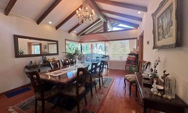 Preciosa casa Quinchamalí 5D+4B piscina