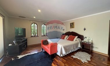 Preciosa casa Quinchamalí 5D+4B piscina