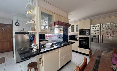 Preciosa casa Quinchamalí 5D+4B piscina