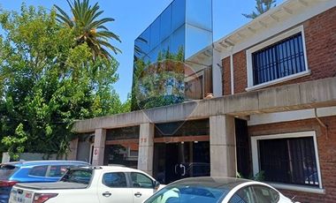 Gran casa oficina / Contramaestre Micalvi