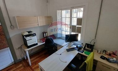 Gran casa oficina / Contramaestre Micalvi