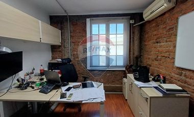 Gran casa oficina / Contramaestre Micalvi