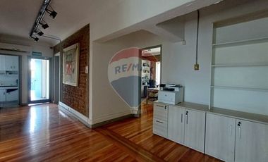 Gran casa oficina / Contramaestre Micalvi