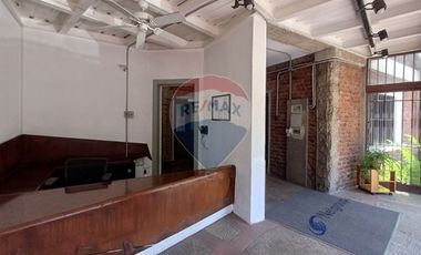Gran casa oficina / Contramaestre Micalvi