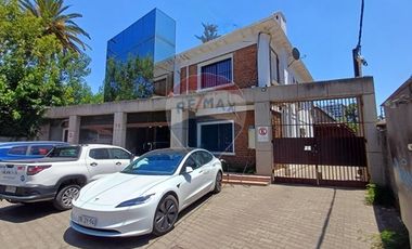 Gran casa oficina / Contramaestre Micalvi