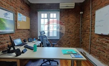 Gran casa oficina / Contramaestre Micalvi