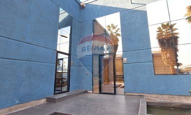 Oficina con estacionamiento en Quilicura