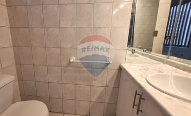 Oficina con estacionamiento en Quilicura