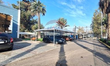 Oficina con estacionamiento en Quilicura