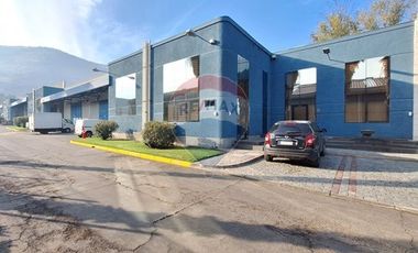 Oficina con estacionamiento en Quilicura