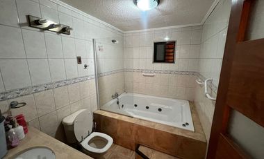 Hermosa casa en arriendo Ñuñoa 4D+2B+2E+1B