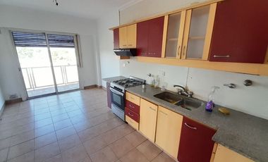 Florida - amplio y Luminoso Departamento de 3 amb con Balcones!