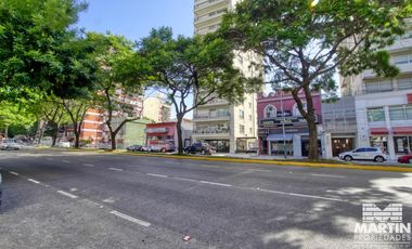 Local en Venta de 48 mts cubiertos con Patio, sin Gas en Olivos Zona Comercial