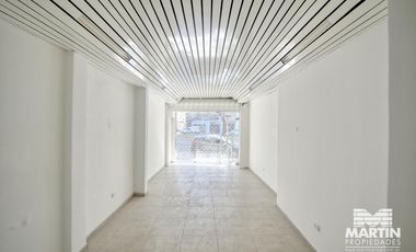 Local en Venta de 48 mts cubiertos con Patio, sin Gas en Olivos Zona Comercial