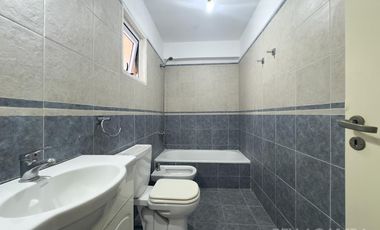 5 AMBIENTES VENTA FLORIDA COCHERA COMPLEJO CERRADO CON AMENITIES