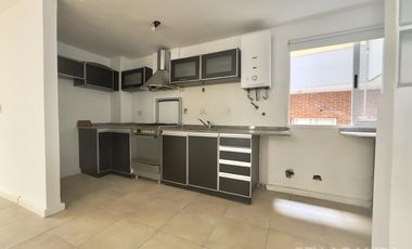 5 AMBIENTES VENTA FLORIDA COCHERA COMPLEJO CERRADO CON AMENITIES