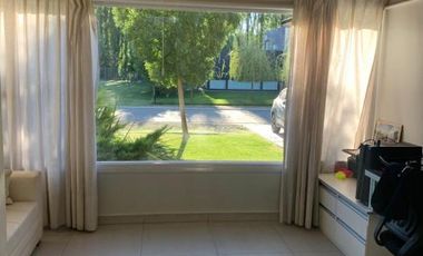 Casa en Barrio Los Olivos - Neuquén