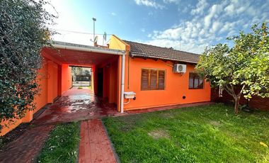 Casa en  barrio Champagnat