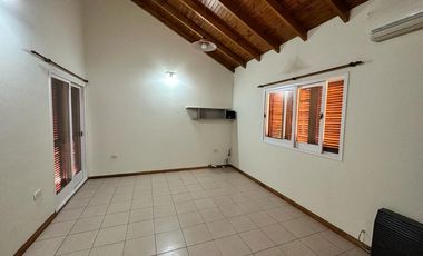 Casa en  barrio Champagnat