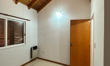 Casa en  barrio Champagnat