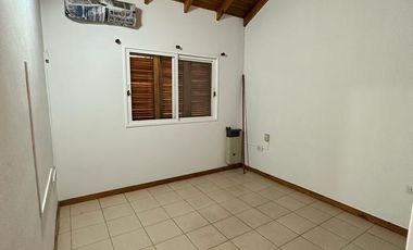 Casa en  barrio Champagnat