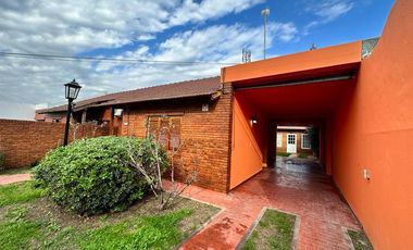 Casa en  barrio Champagnat