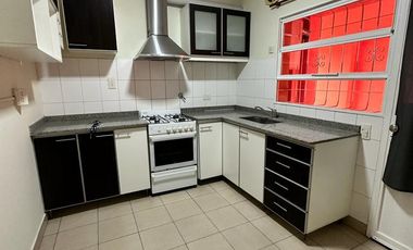 Casa en  barrio Champagnat