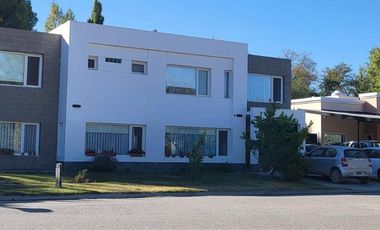 Hermosa propiedad en el Barrio Comahue Golf Club