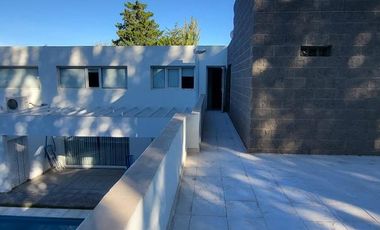 Hermosa propiedad en el Barrio Comahue Golf Club