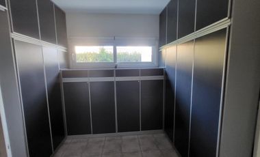 Hermosa propiedad en el Barrio Comahue Golf Club