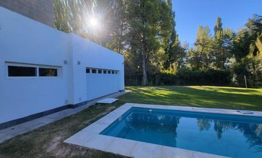 Hermosa propiedad en el Barrio Comahue Golf Club