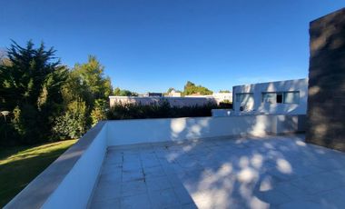 Hermosa propiedad en el Barrio Comahue Golf Club