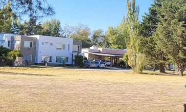 Hermosa propiedad en el Barrio Comahue Golf Club