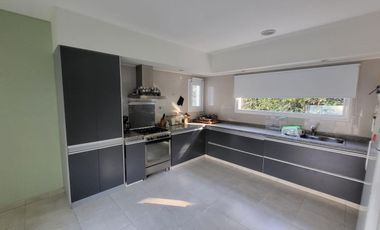 Hermosa propiedad en el Barrio Comahue Golf Club