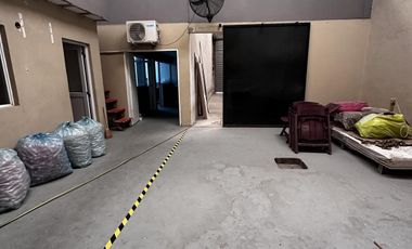 Galpón en zona industrial de Lujan