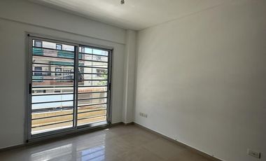 Alquiler Departamento 3 ambientes con balcón en Wilde