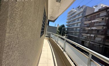 Alquiler Departamento 3 ambientes con balcón en Wilde