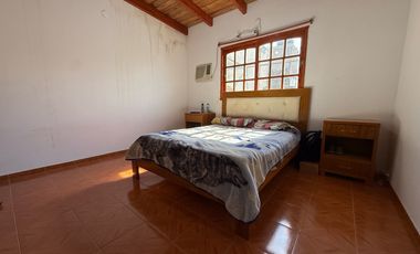 VENTA CASA DE PASILLO PLANTA ALTA 3 DORMITORIOS CON TERRAZA Y PARRILLERO