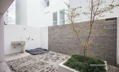 Casa en Venta en Santa Ana Tepetitlán, Zapopan Jalisco.