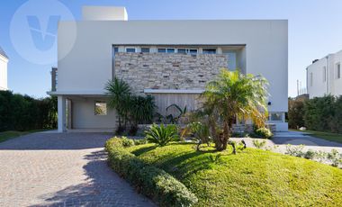 Casa en alquiler - Barrio Terralagos, Canning