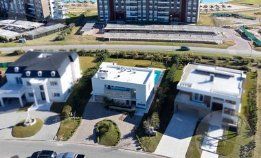 Casa en alquiler - Barrio Terralagos, Canning