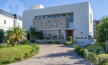 Casa en alquiler - Barrio Terralagos, Canning