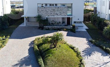 Casa en alquiler - Barrio Terralagos, Canning