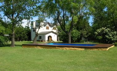 Importante y único chalet en Luis Palacios - Santa Fe