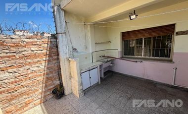 VENTA EN BLOCK - 2 LOCALES - 2 PH C/ FDO LIBRE