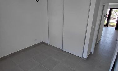 Alquiler departamento 2 ambientes en Moron.