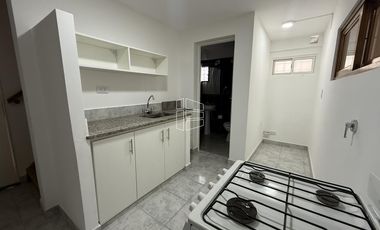 Alquiler - Oficina con 3 espacios en la calle Rochdale y Mendoza - A083