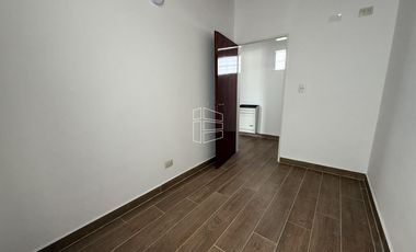 Alquiler - Oficina con 3 espacios en la calle Rochdale y Mendoza - A083