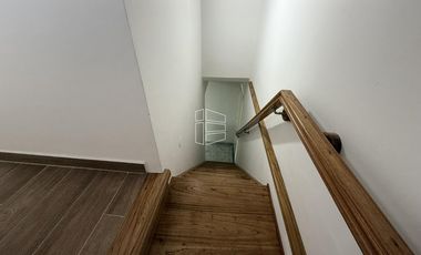 Alquiler - Oficina con 3 espacios en la calle Rochdale y Mendoza - A083