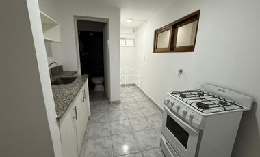 Alquiler - Oficina con 3 espacios en la calle Rochdale y Mendoza - A083